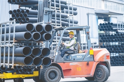 定安:管材企業生產忙